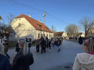 received 1053282535932692