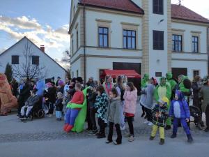 received 1376177403036361