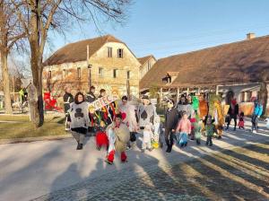 received 1791993424605885