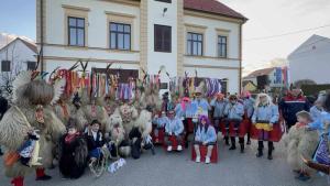 received 913486677175781